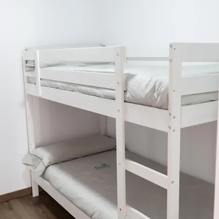 مكان تخييم Xeocamping Montanas Do Courel