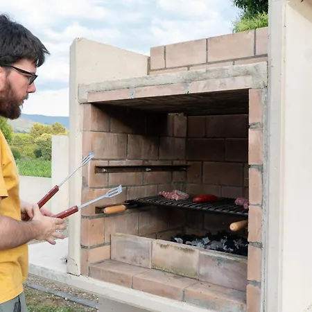 Xeocamping Montanas Do Courel مكان تخييم Ribas del Sil